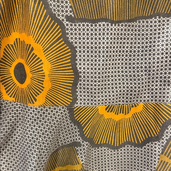 Floral Patterned Skirt - Yellow and Gray size large - Picture 2 of 7